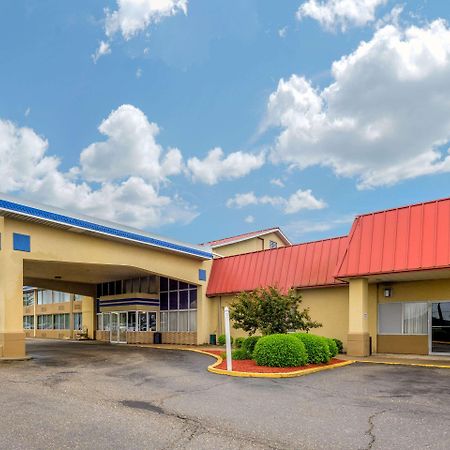 Econo Lodge Inn & Suites Triadelphia - Wheeling Dış mekan fotoğraf