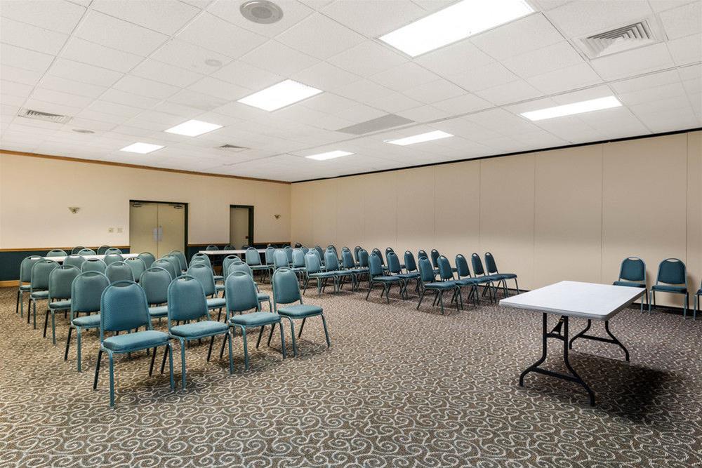 Econo Lodge Inn & Suites Triadelphia - Wheeling Dış mekan fotoğraf