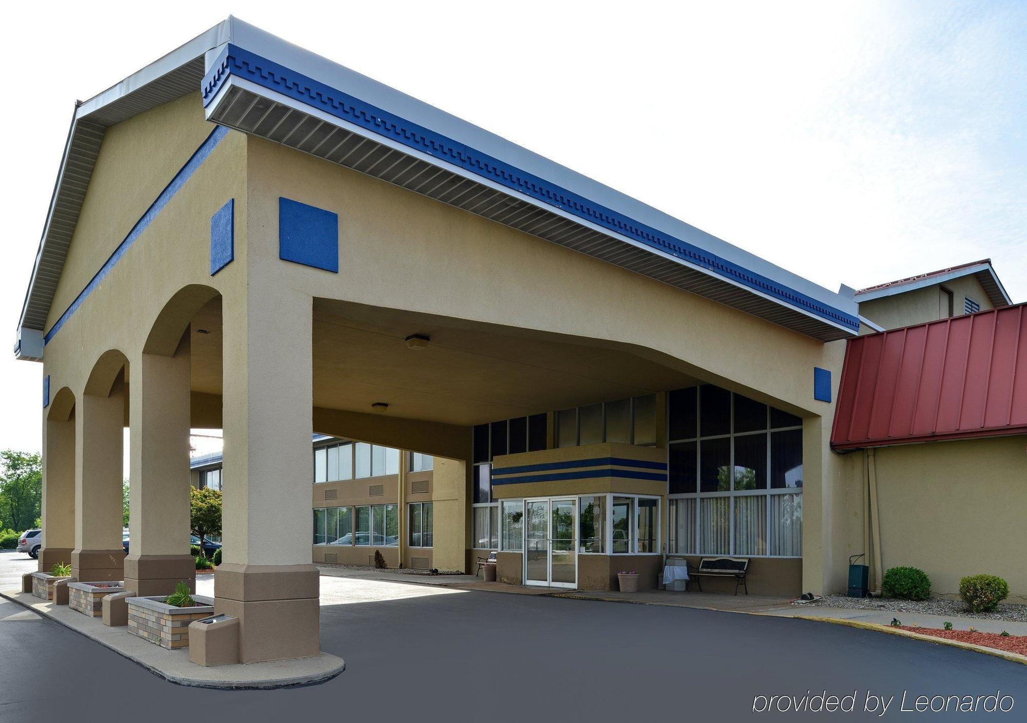 Econo Lodge Inn & Suites Triadelphia - Wheeling Dış mekan fotoğraf