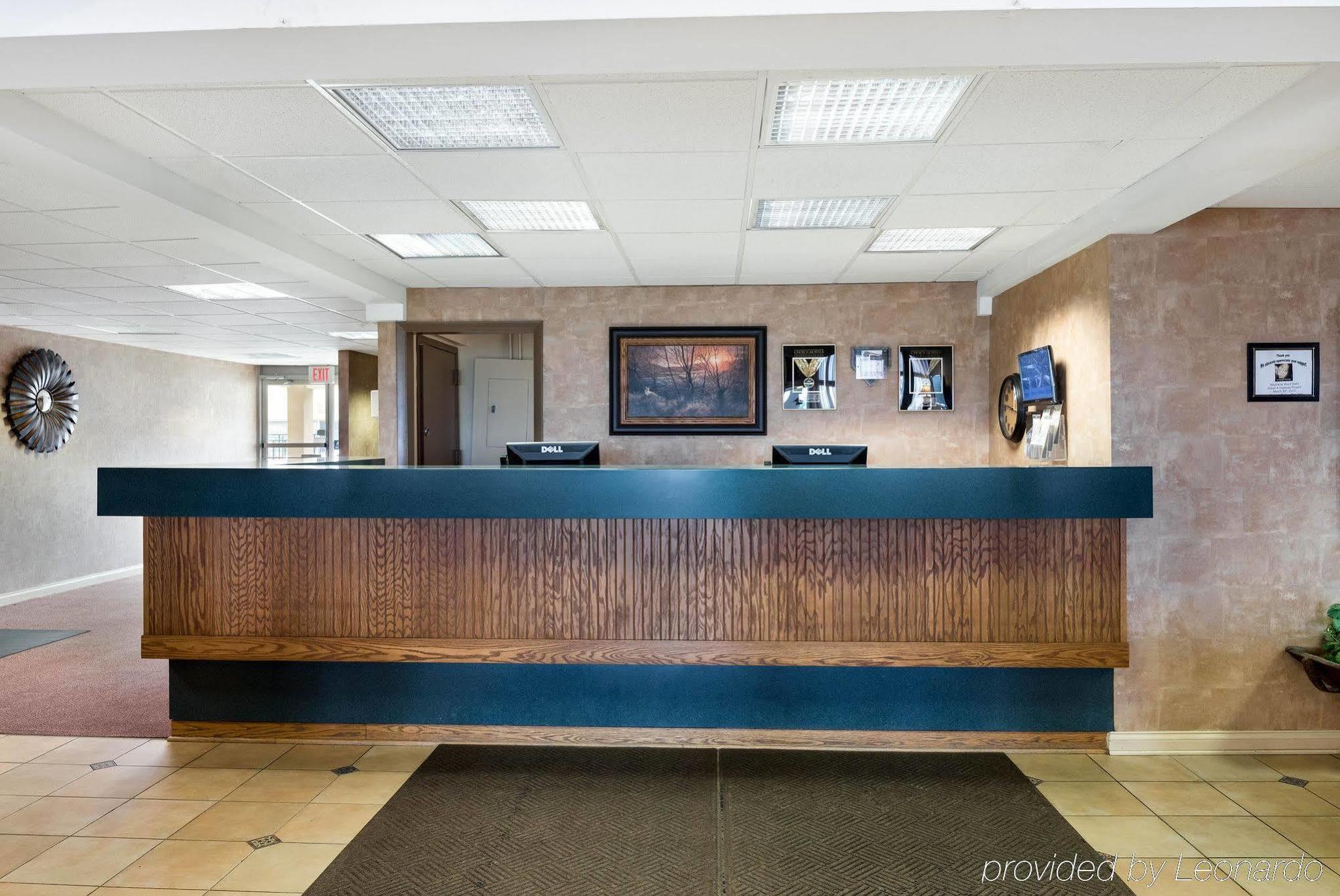 Econo Lodge Inn & Suites Triadelphia - Wheeling Dış mekan fotoğraf