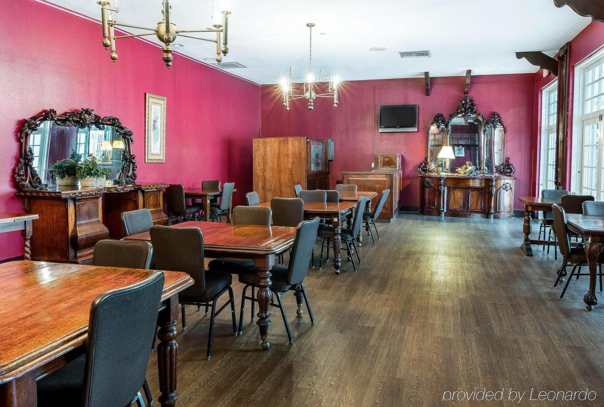 Econo Lodge Inn & Suites Triadelphia - Wheeling Dış mekan fotoğraf