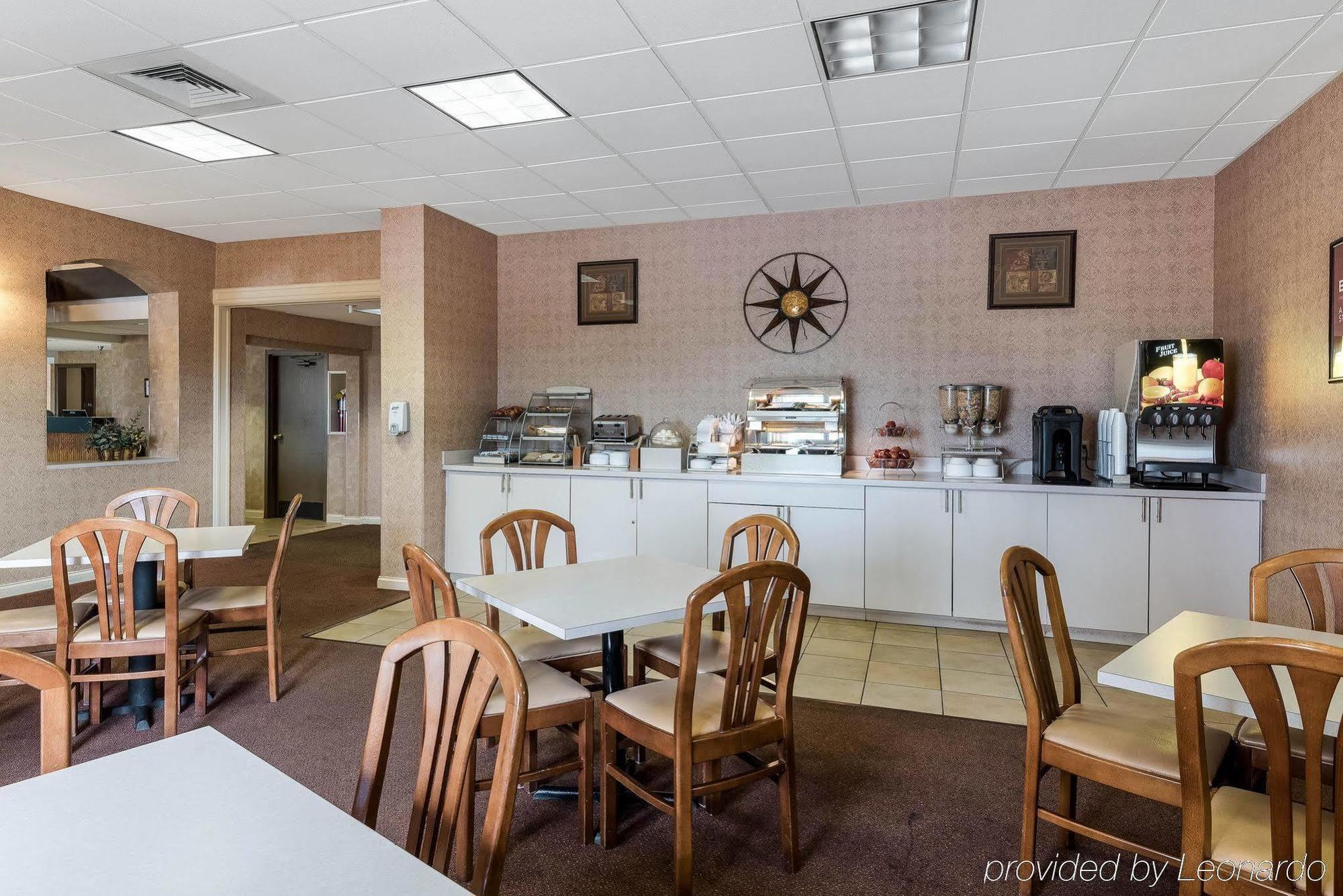 Econo Lodge Inn & Suites Triadelphia - Wheeling Dış mekan fotoğraf