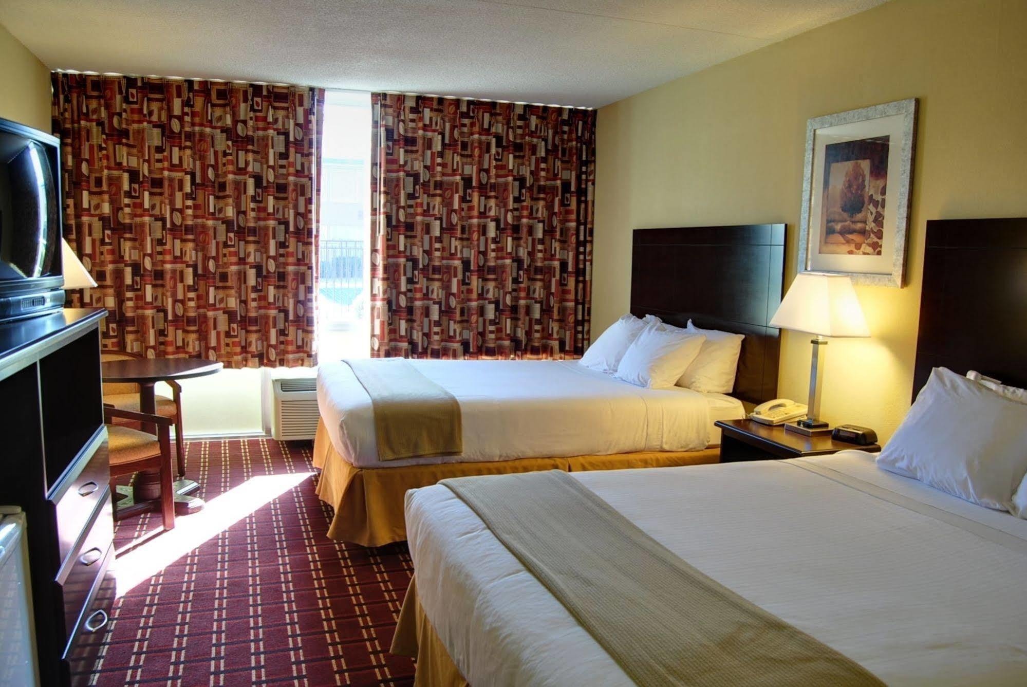Econo Lodge Inn & Suites Triadelphia - Wheeling Dış mekan fotoğraf