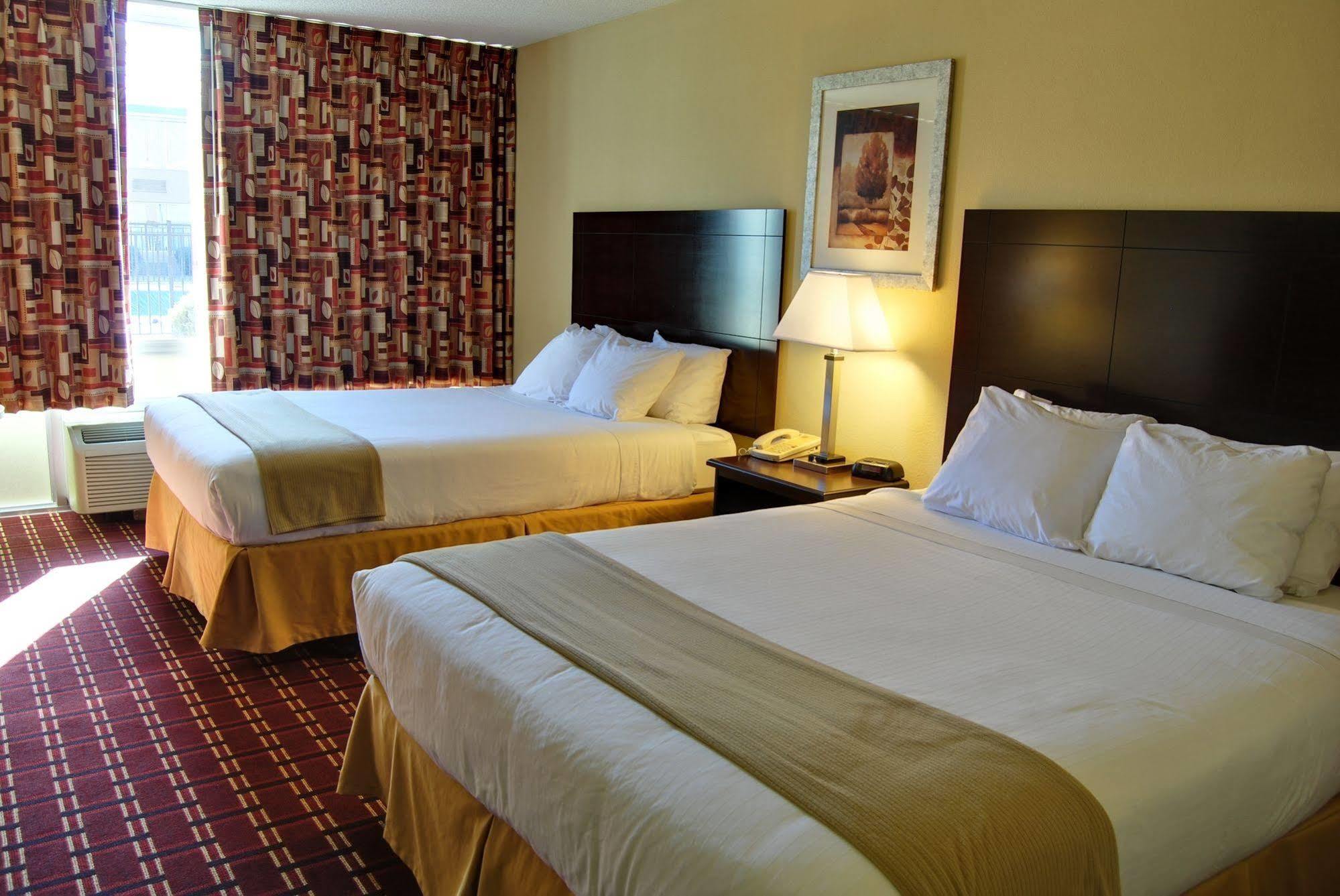 Econo Lodge Inn & Suites Triadelphia - Wheeling Dış mekan fotoğraf