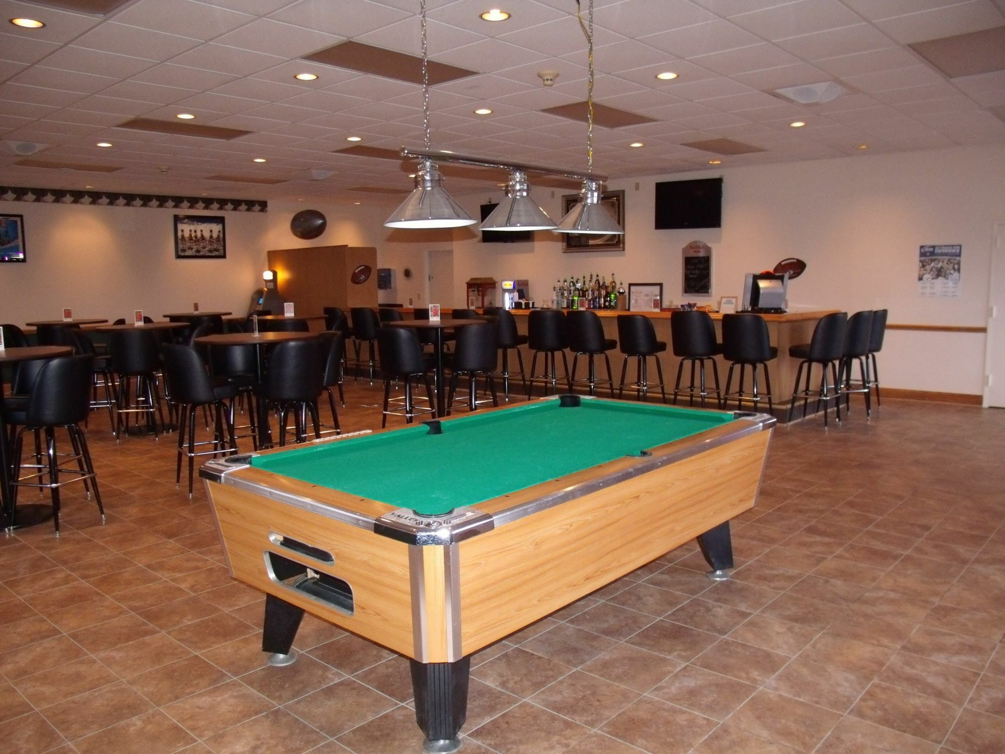 Econo Lodge Inn & Suites Triadelphia - Wheeling Dış mekan fotoğraf